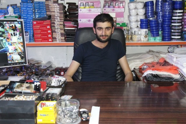 Ne Alırsan 4,5 Lira, Güzellik, birlik, beraberlik dolu, her zaman bir öncekinden daha güzel ve mutlu bir Ramazan Bayramı diliyoruz. Büyüklerimizin ellerinden küçüklerimizin gözlerinden öpüyoruz.