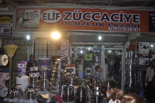 Elif Züccaciye, Mübarek Ramazan Bayramınızı tebrik eder hayırlara vesile olmasını dileriz. Buhayırlı günde dualarınız kabul olsun. Dualarınızı eksik etmeyin…