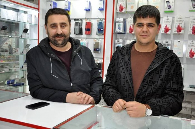 NOKTA GSM - FERDİ DARA: Esenlik, huzur ve mutluluk dileklerimle... Kurban Bayramınız mübarek olsun, Yüksekova halkına ve tüm İslam âlemine hayırlı olsun. Kaynak: Yüksekova Kurban Bayramı Mesajları - 2022