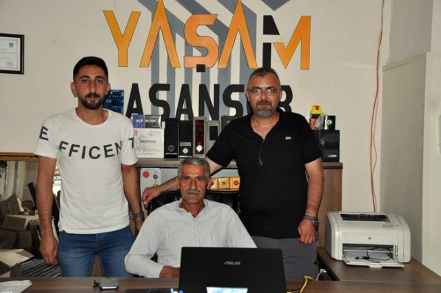 HUZUR LOKANTASI - NEVZAT YILMAZ: Kurban Bayramı'nın başta İslam alemi olmak üzere tüm dünyaya sevgi, barış, dostluk ve kardeşlik getirmesini diliyorum. İyi bayramlar..