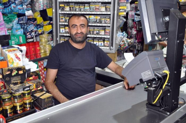 OVA BİZİM MARKET - REMZİ DUMAN: Yüksekova halkına güzellik, birlik, beraberlik dolu her zaman bir öncekinden daha güzel ve mutlu bir Kurban Bayramı diliyoruz.