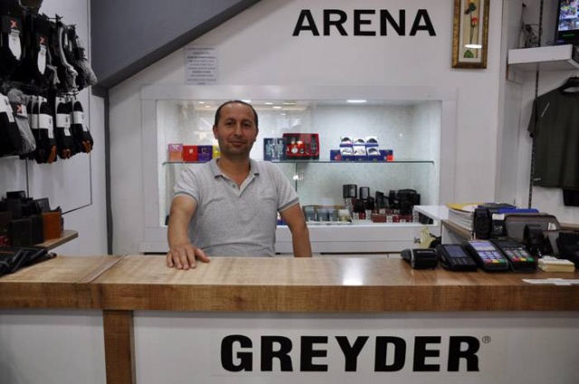 ARENA AYAKKABI VE SPOR GİYİM - ADNAN TÜNER: Küskünlerin barıştığı, sevenlerin bir araya geldiği, rahmet ve şefkat dolu günlerin en değerlilerinden olan Kurban Bayramınız kutlu olsun.