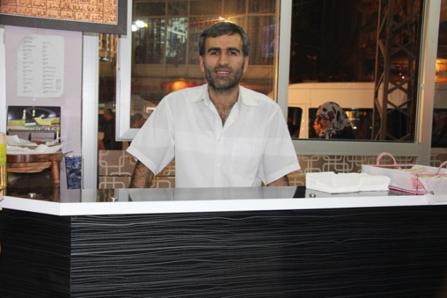 Doğu Döner, Taner Ateş, Dostluğu, sevgiyi ve geleceği… Aşımızı, ekmeğimizi, soframızı… Hüznümüzü, acımızı, yalnızlığımızı paylaştığımız; birlik ve beraberliğimizi, kardeşlik ve dostluğumuzu en sıcak şekilde hissedeceğimiz mübarek Ramazan Bayramınızı tebrik eder, mutluluklar dilerim.