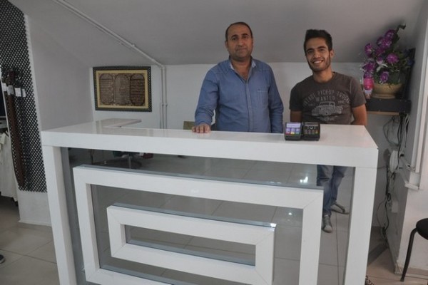 ARENA PARK VE KOTON BAYİİ:

Sala 2015`an bila ji we re tenduristî,şadî,serkeftin û qazanceke bas bîne.Saleke şêndar bibuhirînin.