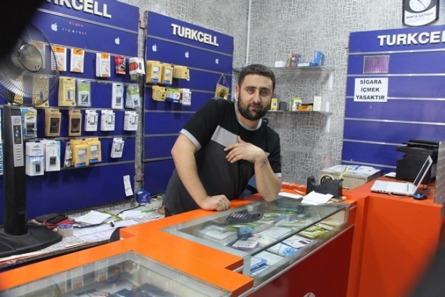 Ferdi Dara, Kainatın yaratıcısı ve alemlerin Rabbi yüce Allah’a sonsuz şükürler olsun! Ramazan Bayramı bereketiyle, bolluğuyla gelsin, tüm insanlık için hayırlara vesile olsun