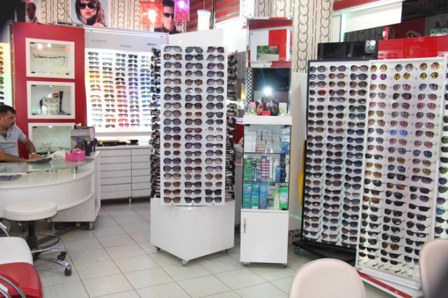 Göznuru optik Lens, Yüreğine damla damla umut, günlerine bin tatlı mutluluk dolsun. Sevdiklerin hep yanında olsun, yüzün ve gülün hiç solmasın. Bayramın kutlu olsun…