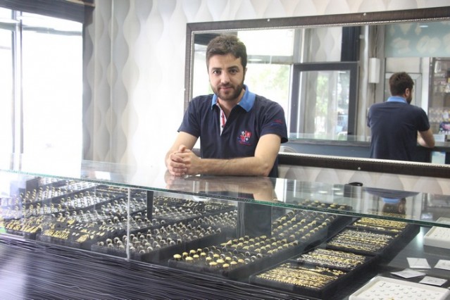 Karaylar Kuyumculuk, Tüm yürekler sevinç dolsun, umutlar gerçek olsun,acılar unutulsun,dualarınız kabul ve bayramınız mübarek olsun.