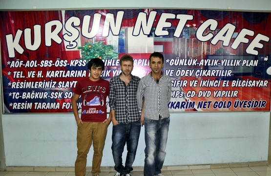 KURŞUN NET CAFE: En güzel Anıları birlikte paylaşmak dileği ile en güzel hatıraları bu bayramda tazelemek dileği ile mübarek Ramazan bayramınızı kutlarız.