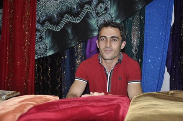 Fistan Sarayı, Metin Erez Berat, Bin damla serilsin yüreğine, bin mutluluk dolsun gönlüne, bütün hayallerin gerçek olsun, duaların kabul olsun bu bayramda… Ramazan Bayramın mübarek olsun!