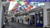 Yüksekova’da ‘Şemsiye Halk Pazarı’ Açıldı