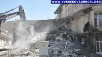 Yüksekova'daki İran Pasajı'nın Yıkımına Başlandı