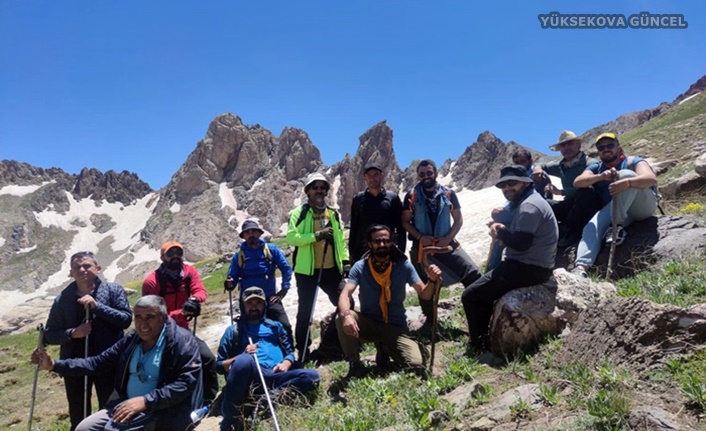 Yüksekova Sat Göllerine Doğa Yürüyüşü