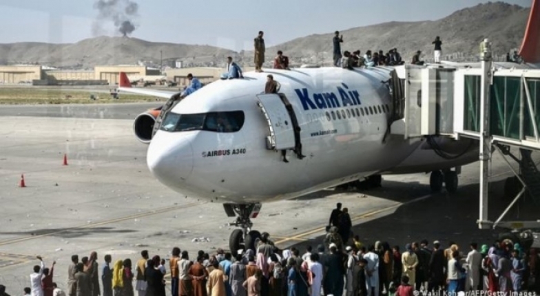 Kabil Havalimanı'nın dışında patlama: 60'dan fazla kişi öldü