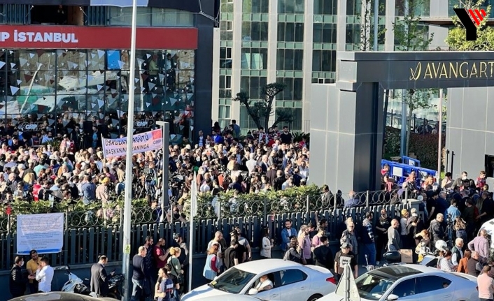 CHP İstanbul İl Başkanlığı önünde protesto