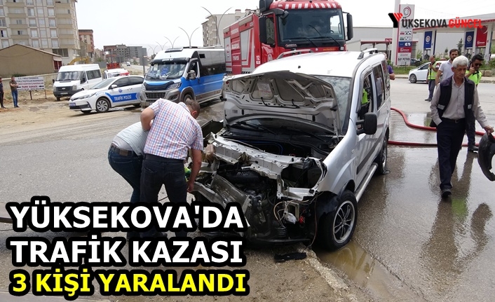 Yüksekova'da trafik kazası: 3 yaralı