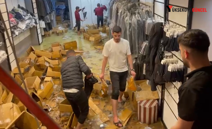 Yüksekova’da Bir Giyim Mağazası Sular Altında Kaldı: Maddi Zarar Çok