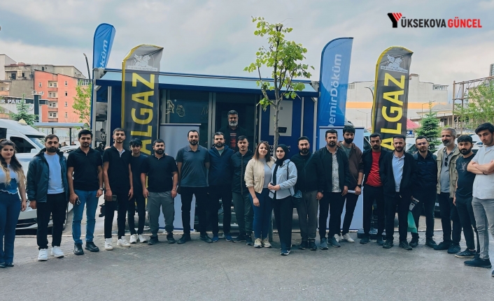 Asur Teknik Mühendislik Doğalgaz, "DEMİRDÖKÜM" Tanıtım Aracını İlçede Halkla Buluşturdu: "Üniversite Öğrencileri aracı gezerek bilgiler aldı"