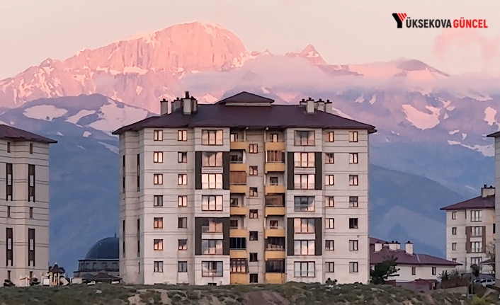 Yüksekova'nın Görkemli Simgesi: Cilo Dağı