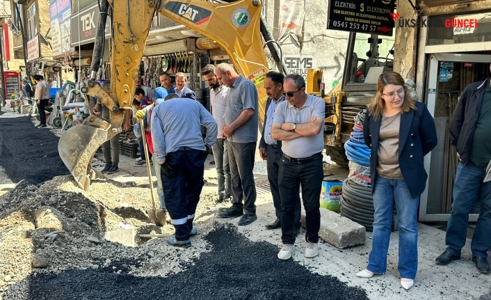 Yüksekova Belediyesi yol onarım çalışması