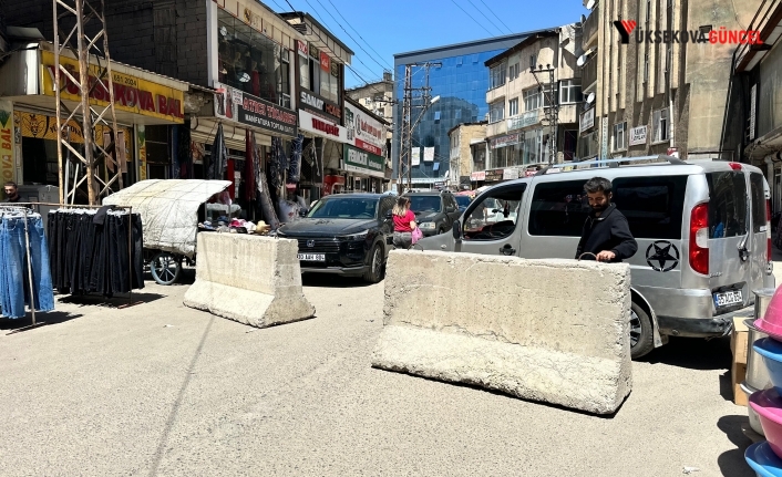 Yüksekova’da Bayram Öncesi Sanat Sokağı Araç Trafiğine Kapatıldı