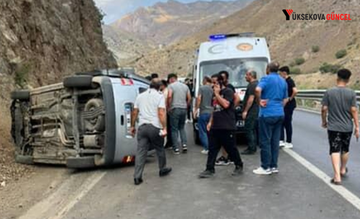 Yüksekova-Van kara yolunda kaza: 5 yaralı