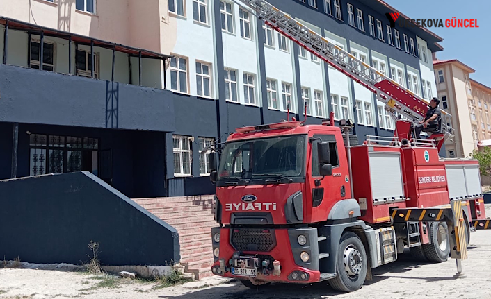 Esendere Belediyesi'nden Eğitime Anlamlı Destek: Yüksekova'daki Ortaokulun Boya İhtiyacı Karşılandı