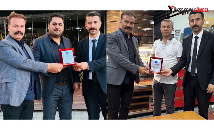 Yüksekova’da Eğitime Destek Veren Esnaflara Teşekkür Plaketi