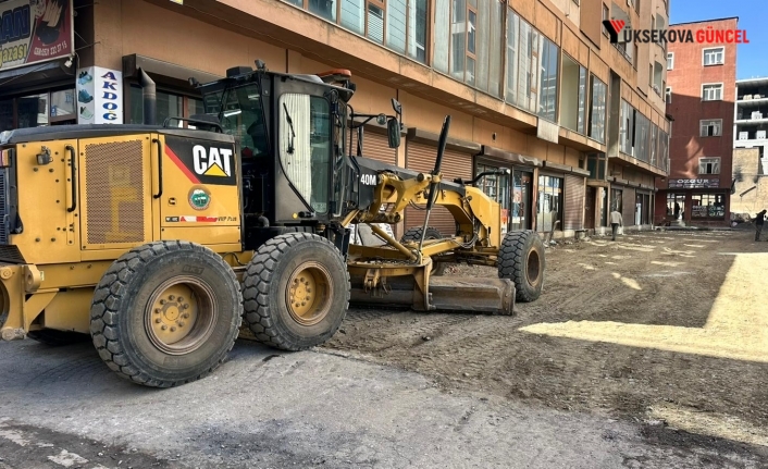 Yüksekova’da Yol Çalışmaları Hız Kesmeden Sürüyor