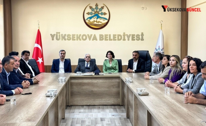 DEM Parti Heyetinden Yüksekova Belediyesine Ziyaret