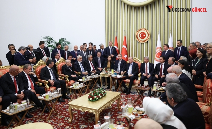 Erdoğan, Davutoğlu ve Babacan yıllar sonra yan yana geldi, DEM Parti de Erdoğan'ın yanında oturdu