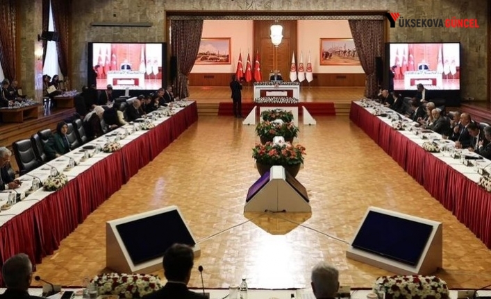 Komisyonun 15’inci toplantısı başladı: Gençler bu komisyona ve sürece güvenmiyor; Demirtaş’ın dahil edilmemesi eksiklik