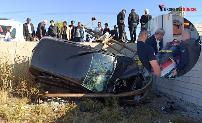 Yüksekova’da kontrolden çıkan araç boşluğa düştü: 5 Yaralı