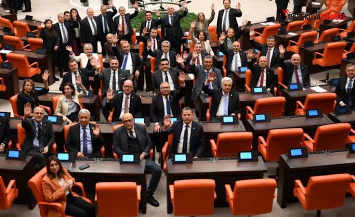 CHP'nin Meclis'i terk etmeme eylemi sürüyor: Emeklinin haklarını burada savunmaya devam edeceğiz