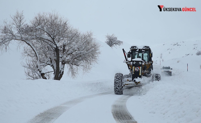 Hakkari’de 17 Köy ve 72 Mezra Yolu İçin Çalışma sürüyor
