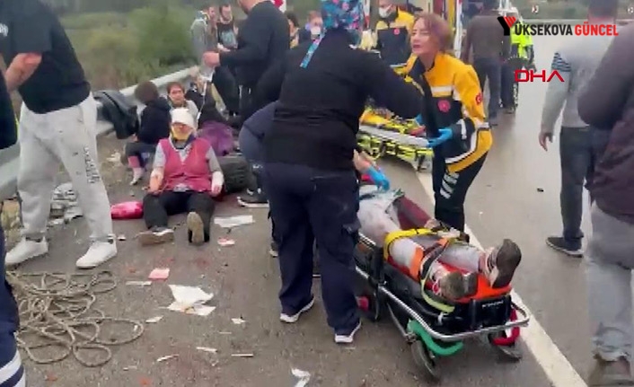 Antalya'da yolcu otobüsü devrildi: 8 kişi öldü, 26 kişi yaralandı