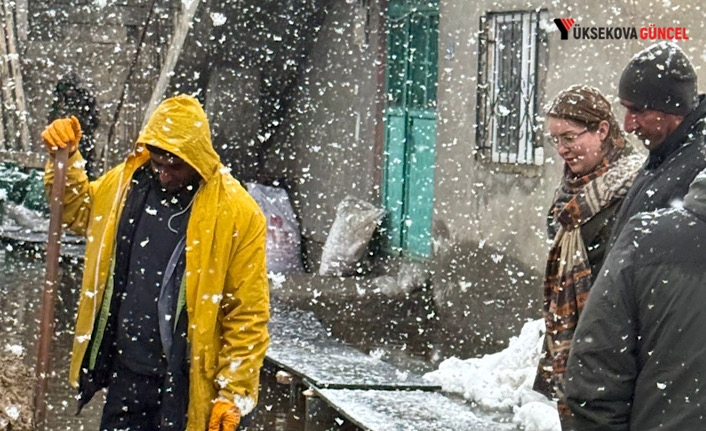 Yüksekova’da Su Taşkınlarına Karşı Ekipler Sahada