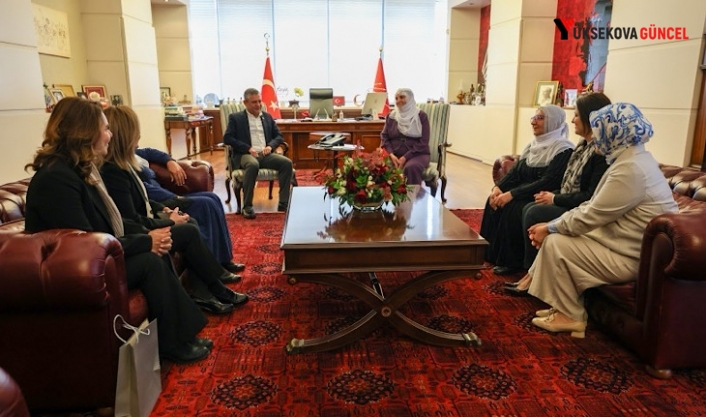 Barış Anneleri’nden CHP’ye ziyaret