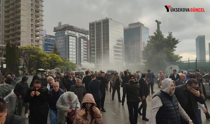 Özgür Özel: Biz saldırı altındayız, suçumuz 47 yıl sonra partiyi birinci parti yapmak