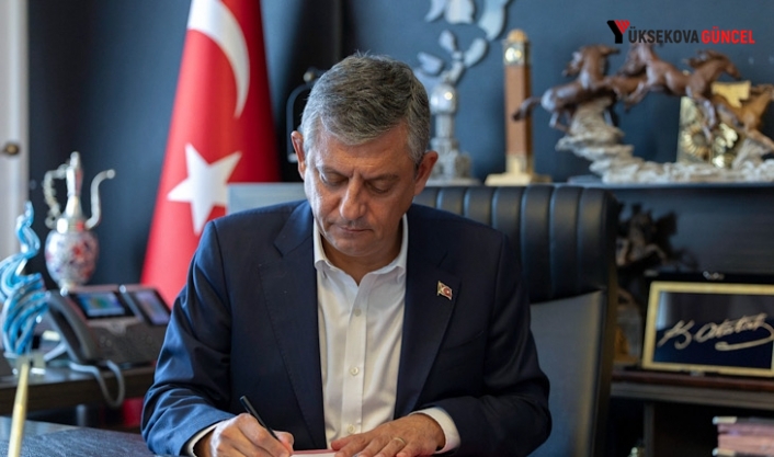 CHP’den istifa etti: Özgür Özel ‘Yeni Parti’nin kuruluş dilekçesini imzaladı