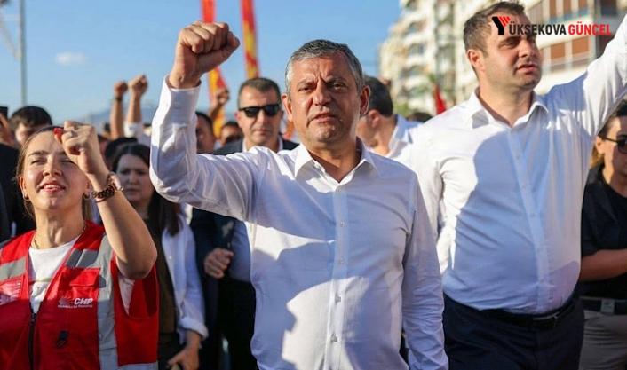 Özgür Özel'den yeni parti açıklaması: Üç aşamalı yol haritasını anlattı