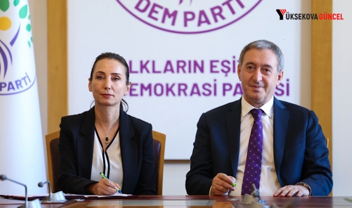DEM Parti çerçeve yasa teklifine imza attı | Bakırhan: ‘Her büyük yol ilk adımla aşılır’