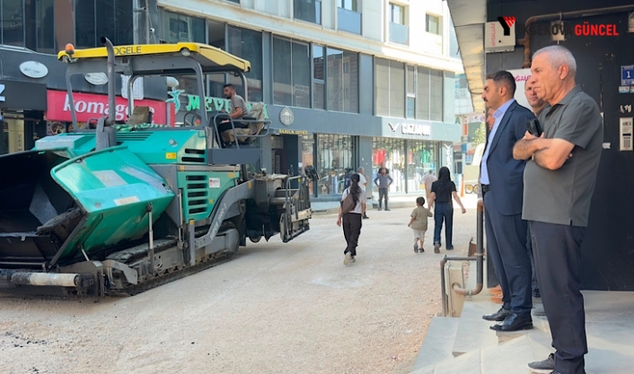 Yüksekova’da     Cengiz Topel ile Kültür Sanat Sokağı Arasındaki Yol Yenilendi