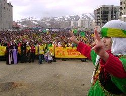 ÖZGÜRLÜK ATEŞİDİR NEWROZ 