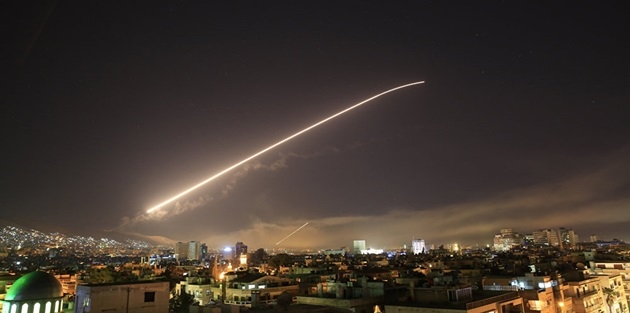 ABD, İngiltere ve Fransa Suriye'yi vurdu 