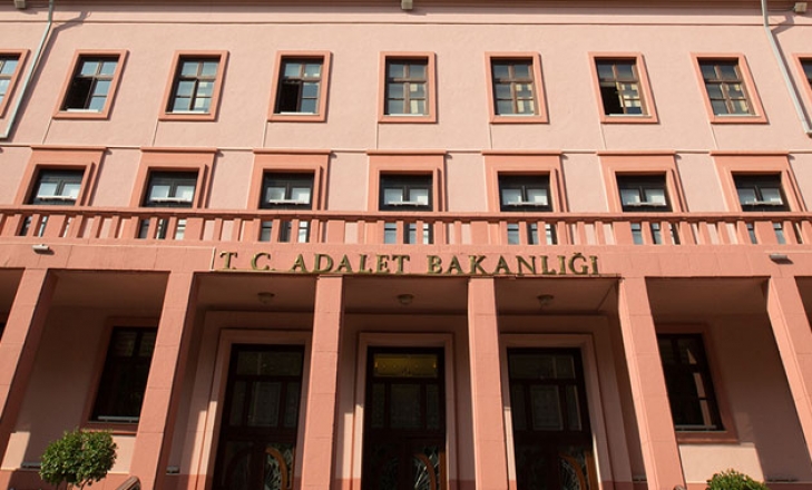 Adalet Bakanlığı'nda personel öğle yemeği sonrası rahatsızlandı