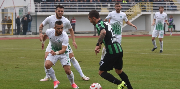 Afjet Afyonspor, Sakaryaspor'u 2-1 Mağlup Etti, Spor Toto 1. Lige Yükseldi