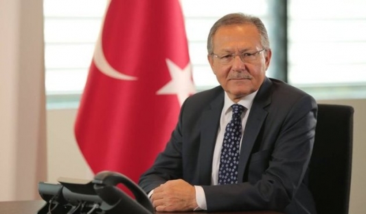 Ahmet Edip Uğur, AK Parti ve başkanlıktan istifa etti