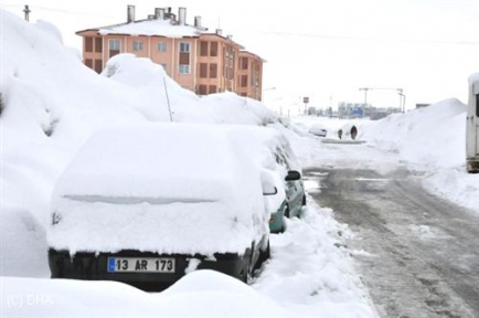 Bitlis'te 183 Köy Yolu Kardan Ulaşıma Kapandı