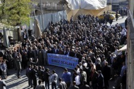 Bitlis'teki korucu saldırısı protesto edildi