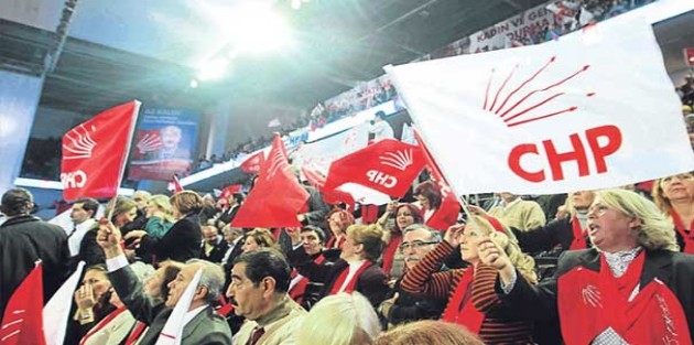 CHP'de kurultay günü: Genel başkanlık seçimi için 25 sandıkta oy verme işlemi başladı